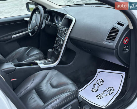 Белый Вольво ХС60, объемом двигателя 2.4 л и пробегом 236 тыс. км за 15990 $, фото 15 на Automoto.ua