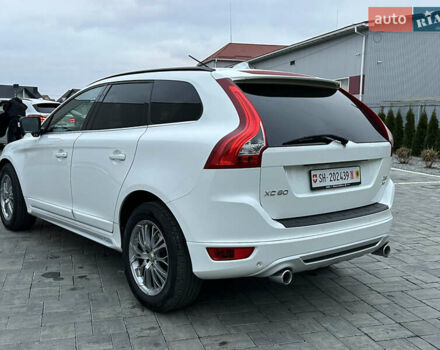 Белый Вольво ХС60, объемом двигателя 2.4 л и пробегом 236 тыс. км за 15990 $, фото 3 на Automoto.ua