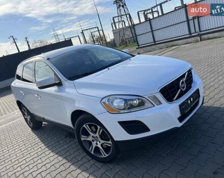 Белый Вольво ХС60, объемом двигателя 2.4 л и пробегом 240 тыс. км за 13999 $, фото 5 на Automoto.ua