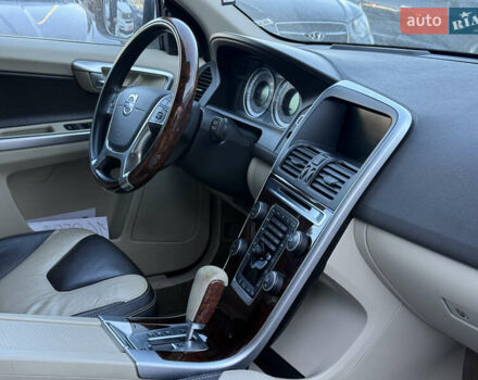 Білий Вольво ХС60, об'ємом двигуна 2.4 л та пробігом 157 тис. км за 15999 $, фото 45 на Automoto.ua
