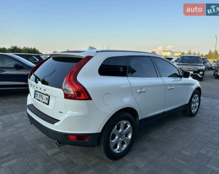 Белый Вольво ХС60, объемом двигателя 3.2 л и пробегом 243 тыс. км за 14288 $, фото 4 на Automoto.ua