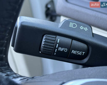 Білий Вольво ХС60, об'ємом двигуна 2.4 л та пробігом 157 тис. км за 15999 $, фото 60 на Automoto.ua