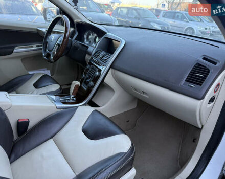 Білий Вольво ХС60, об'ємом двигуна 2.4 л та пробігом 157 тис. км за 15999 $, фото 44 на Automoto.ua