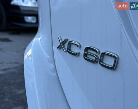 Білий Вольво ХС60, об'ємом двигуна 2.4 л та пробігом 157 тис. км за 15999 $, фото 27 на Automoto.ua