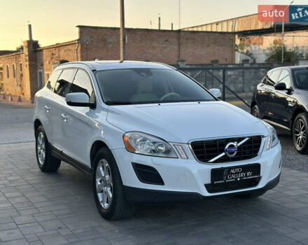 Белый Вольво ХС60, объемом двигателя 3.2 л и пробегом 243 тыс. км за 14288 $, фото 3 на Automoto.ua
