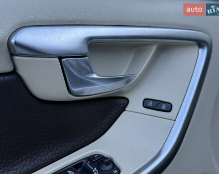 Білий Вольво ХС60, об'ємом двигуна 2.4 л та пробігом 157 тис. км за 15999 $, фото 33 на Automoto.ua