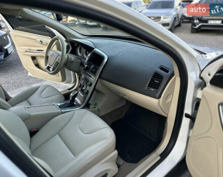 Белый Вольво ХС60, объемом двигателя 3.2 л и пробегом 243 тыс. км за 14288 $, фото 11 на Automoto.ua