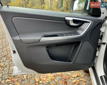 Белый Вольво ХС60, объемом двигателя 2 л и пробегом 238 тыс. км за 17500 $, фото 23 на Automoto.ua