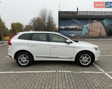 Белый Вольво ХС60, объемом двигателя 2.4 л и пробегом 288 тыс. км за 18700 $, фото 4 на Automoto.ua