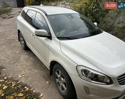 Білий Вольво ХС60, об'ємом двигуна 2 л та пробігом 122 тис. км за 17400 $, фото 2 на Automoto.ua