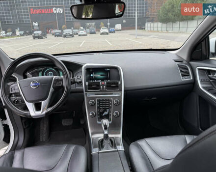 Белый Вольво ХС60, объемом двигателя 2.4 л и пробегом 288 тыс. км за 18700 $, фото 19 на Automoto.ua