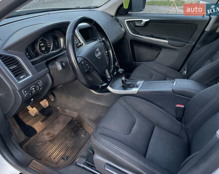 Белый Вольво ХС60, объемом двигателя 1.98 л и пробегом 480 тыс. км за 9350 $, фото 28 на Automoto.ua