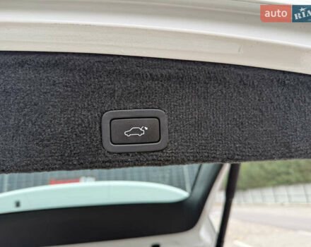 Белый Вольво ХС60, объемом двигателя 2.4 л и пробегом 288 тыс. км за 18700 $, фото 9 на Automoto.ua