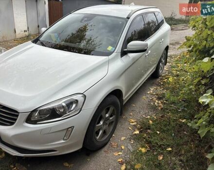 Білий Вольво ХС60, об'ємом двигуна 2 л та пробігом 122 тис. км за 17400 $, фото 1 на Automoto.ua