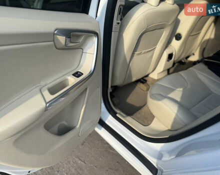 Білий Вольво ХС60, об'ємом двигуна 3 л та пробігом 202 тис. км за 14200 $, фото 33 на Automoto.ua