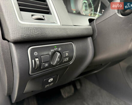 Белый Вольво ХС60, объемом двигателя 2.4 л и пробегом 288 тыс. км за 18700 $, фото 13 на Automoto.ua