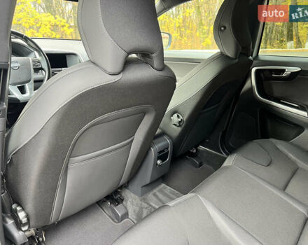 Белый Вольво ХС60, объемом двигателя 2 л и пробегом 238 тыс. км за 17500 $, фото 48 на Automoto.ua