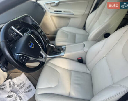 Білий Вольво ХС60, об'ємом двигуна 3 л та пробігом 202 тис. км за 14200 $, фото 35 на Automoto.ua