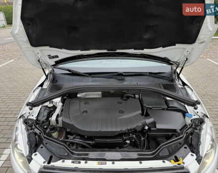 Белый Вольво ХС60, объемом двигателя 2.4 л и пробегом 288 тыс. км за 18700 $, фото 22 на Automoto.ua