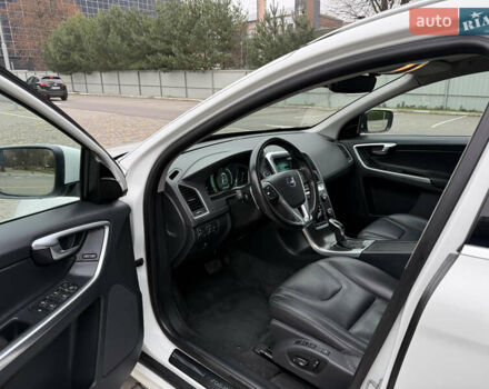 Белый Вольво ХС60, объемом двигателя 2.4 л и пробегом 288 тыс. км за 18700 $, фото 10 на Automoto.ua