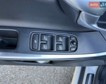 Белый Вольво ХС60, объемом двигателя 1.98 л и пробегом 161 тыс. км за 20000 $, фото 6 на Automoto.ua