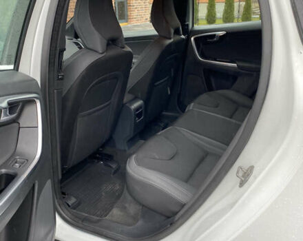 Белый Вольво ХС60, объемом двигателя 2 л и пробегом 310 тыс. км за 17700 $, фото 13 на Automoto.ua