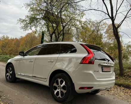 Белый Вольво ХС60, объемом двигателя 2.5 л и пробегом 252 тыс. км за 16500 $, фото 6 на Automoto.ua