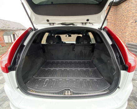 Белый Вольво ХС60, объемом двигателя 2 л и пробегом 310 тыс. км за 17700 $, фото 15 на Automoto.ua