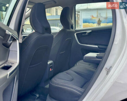 Белый Вольво ХС60, объемом двигателя 2.4 л и пробегом 244 тыс. км за 18500 $, фото 16 на Automoto.ua