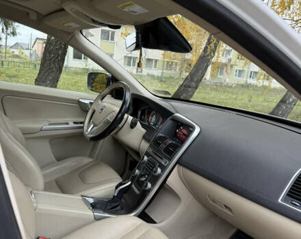 Белый Вольво ХС60, объемом двигателя 2.5 л и пробегом 252 тыс. км за 16500 $, фото 15 на Automoto.ua