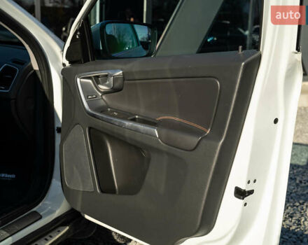 Білий Вольво ХС60, об'ємом двигуна 2.4 л та пробігом 110 тис. км за 23900 $, фото 32 на Automoto.ua