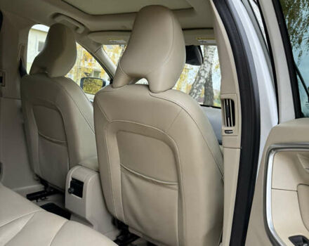 Белый Вольво ХС60, объемом двигателя 2.5 л и пробегом 252 тыс. км за 16500 $, фото 13 на Automoto.ua