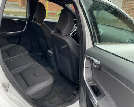 Белый Вольво ХС60, объемом двигателя 2 л и пробегом 310 тыс. км за 17700 $, фото 10 на Automoto.ua