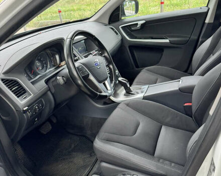 Белый Вольво ХС60, объемом двигателя 2.5 л и пробегом 220 тыс. км за 13900 $, фото 9 на Automoto.ua