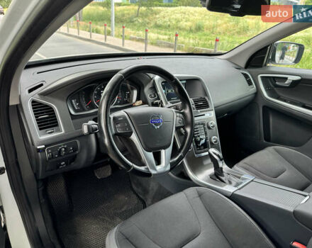 Белый Вольво ХС60, объемом двигателя 2.5 л и пробегом 220 тыс. км за 13900 $, фото 8 на Automoto.ua