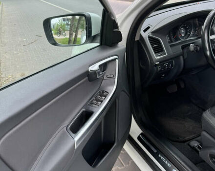 Белый Вольво ХС60, объемом двигателя 2.5 л и пробегом 220 тыс. км за 13900 $, фото 10 на Automoto.ua