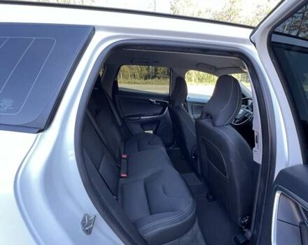 Белый Вольво ХС60, объемом двигателя 1.98 л и пробегом 161 тыс. км за 20000 $, фото 7 на Automoto.ua