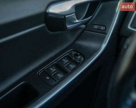 Білий Вольво ХС60, об'ємом двигуна 2.4 л та пробігом 110 тис. км за 23900 $, фото 15 на Automoto.ua