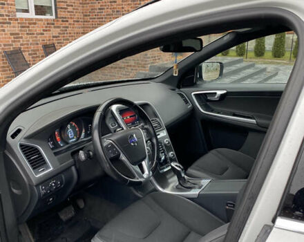 Белый Вольво ХС60, объемом двигателя 2 л и пробегом 310 тыс. км за 17700 $, фото 12 на Automoto.ua