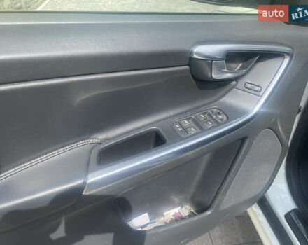 Білий Вольво ХС60, об'ємом двигуна 2.4 л та пробігом 220 тис. км за 17800 $, фото 5 на Automoto.ua
