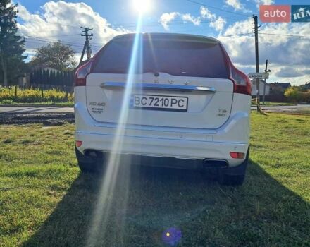 Білий Вольво ХС60, об'ємом двигуна 3 л та пробігом 190 тис. км за 14500 $, фото 4 на Automoto.ua