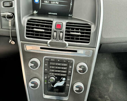 Белый Вольво ХС60, объемом двигателя 2.5 л и пробегом 220 тыс. км за 13900 $, фото 13 на Automoto.ua