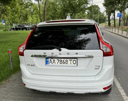 Белый Вольво ХС60, объемом двигателя 2.5 л и пробегом 220 тыс. км за 13900 $, фото 4 на Automoto.ua