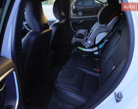 Вольво ХС60 2014 в Ровно на Automoto.ua Белый Вольво ХС60, объемом двигателя 2.4 л и пробегом 248 тыс. км за 21500 $, фото 16 на Automoto.ua