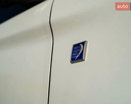 Білий Вольво ХС60, об'ємом двигуна 2.4 л та пробігом 110 тис. км за 23900 $, фото 12 на Automoto.ua