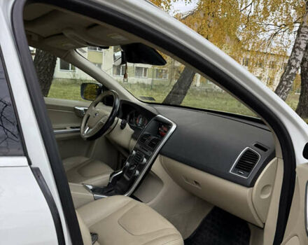 Белый Вольво ХС60, объемом двигателя 2.5 л и пробегом 252 тыс. км за 16500 $, фото 12 на Automoto.ua