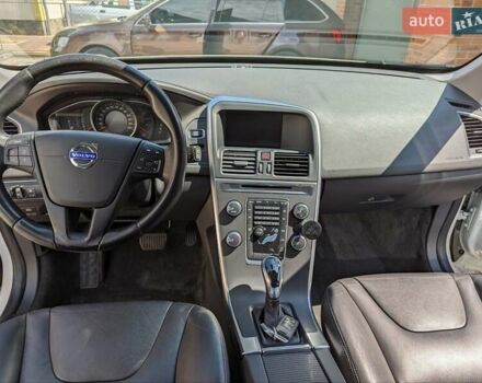 Белый Вольво ХС60, объемом двигателя 2.4 л и пробегом 226 тыс. км за 22000 $, фото 8 на Automoto.ua