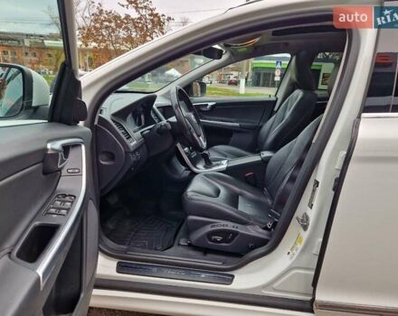 Білий Вольво ХС60, об'ємом двигуна 2 л та пробігом 145 тис. км за 13700 $, фото 6 на Automoto.ua