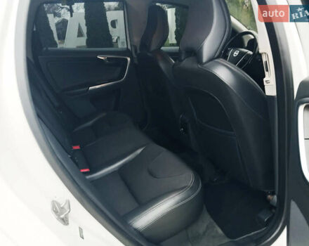 Белый Вольво ХС60, объемом двигателя 2 л и пробегом 279 тыс. км за 13700 $, фото 19 на Automoto.ua