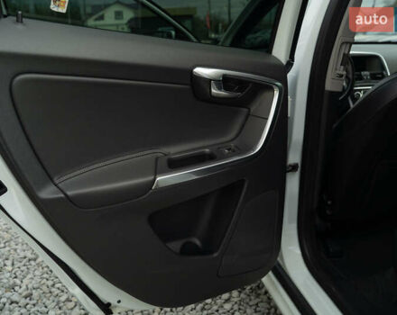 Белый Вольво ХС60, объемом двигателя 1.97 л и пробегом 247 тыс. км за 19800 $, фото 34 на Automoto.ua